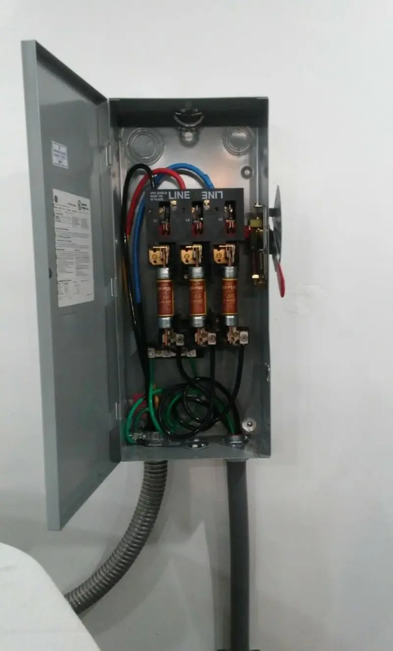 Three-phase disconnect switch installed for Smoke Detector Installation in Lowesville